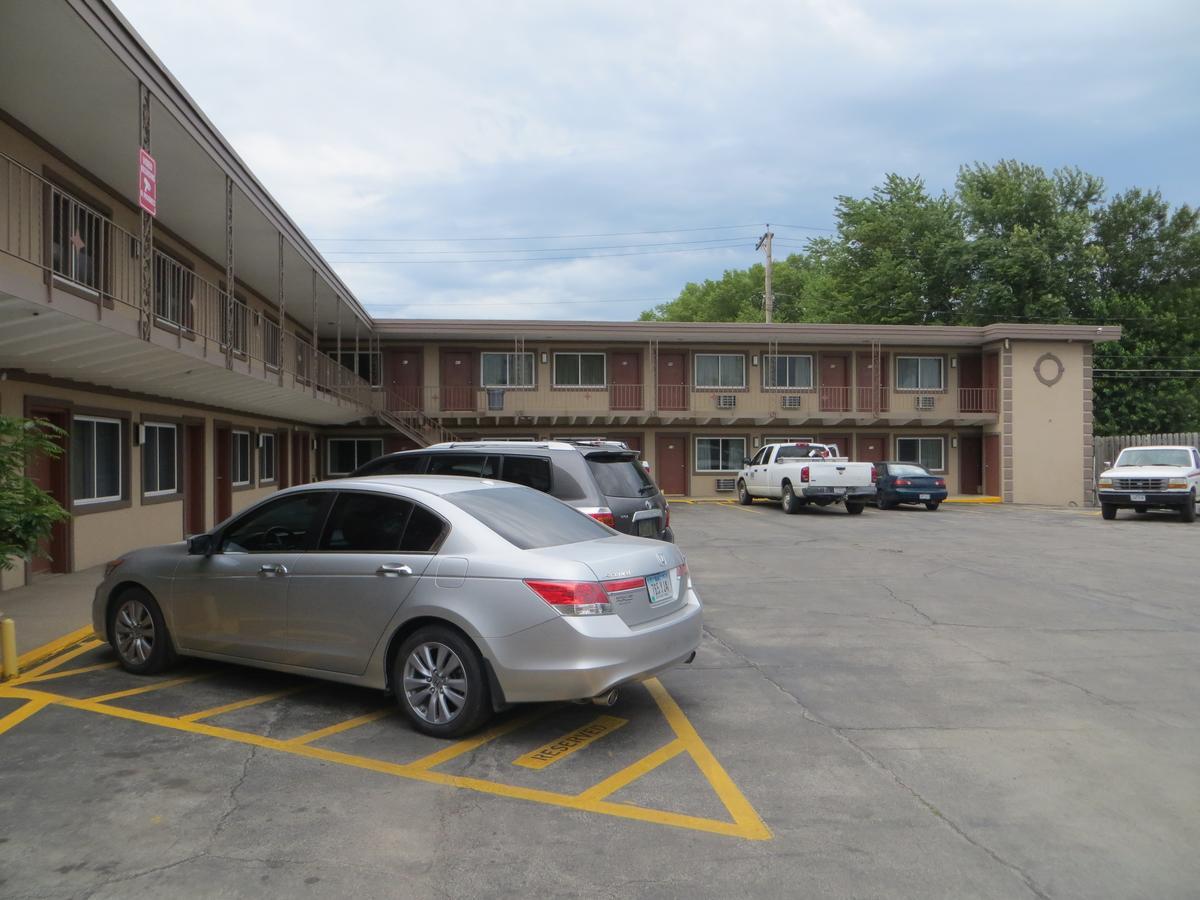 Deluxe Inn/Extended Stay - Council Bluffs Carter Lake Buitenkant foto